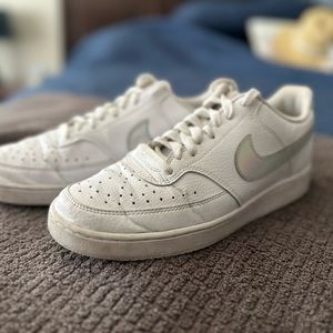 Nike - COURT VISION LOW - WOMENS